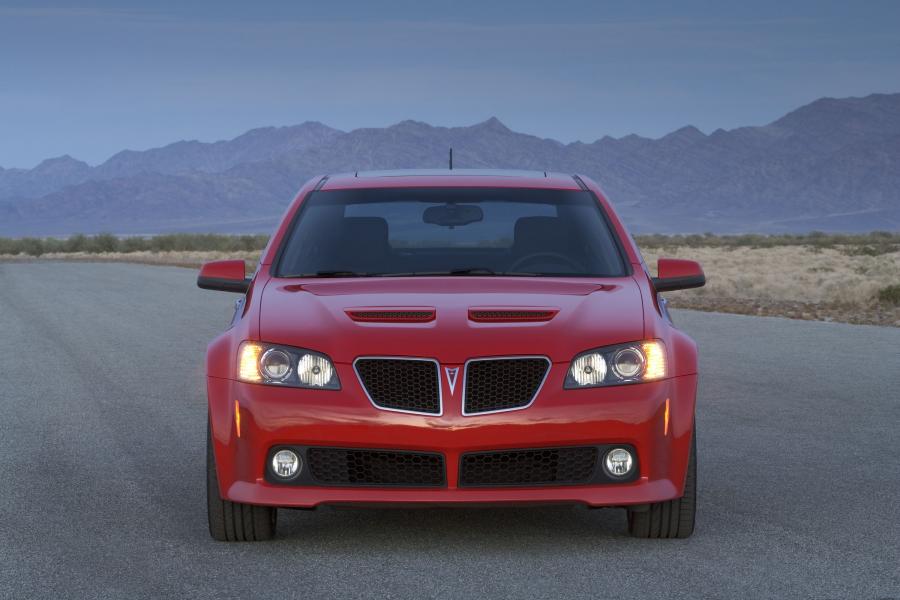  Pontiac G8 GT 2009 года  (фото 2 из 17)